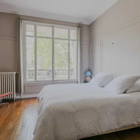 Quiet 1bd 2p Canal St Martin Paris