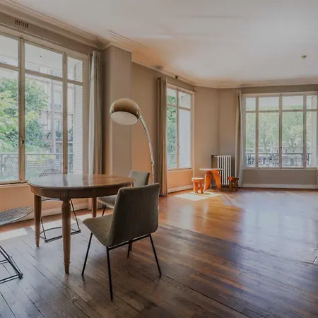 Quiet 1bd 2p Canal St Martin